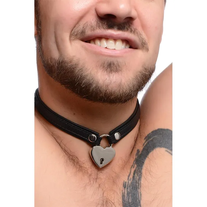 Dildos Master Series Heart Lock Leather Choker with Lock and Key