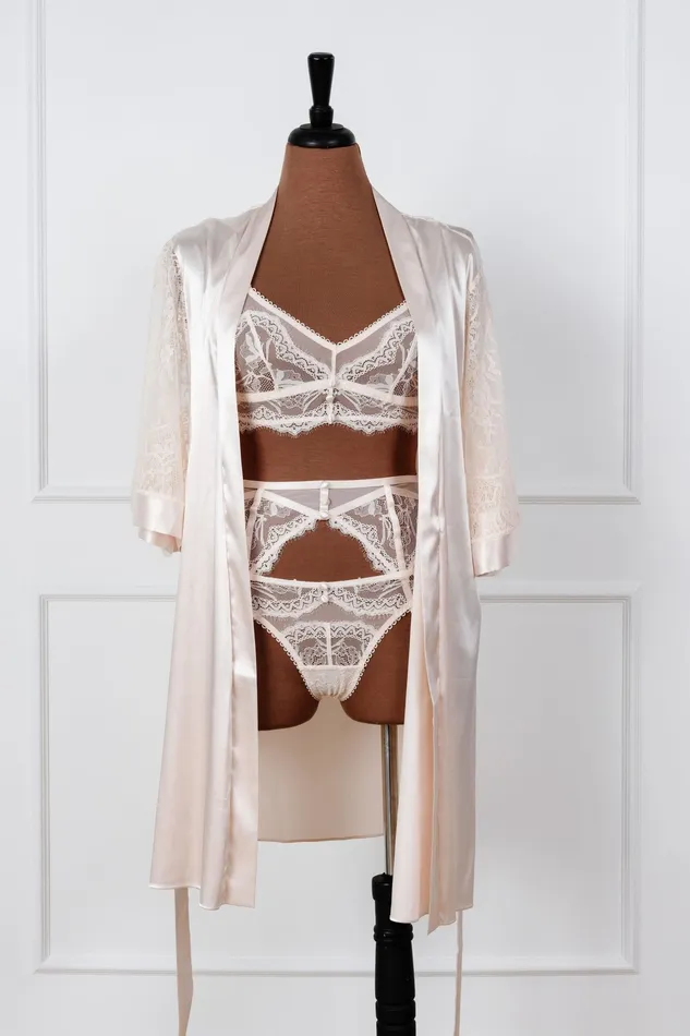 Mentionables Couples Lace Mesh Button Garter Champagne