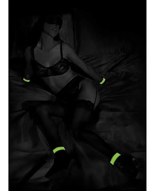 Ouch Ouch Bed Bindings Restraint Kit Glow in the Dark Green Dildos Ouch Ouch Bed Bindings Restraint Kit Glow in the Dark Green Dildos